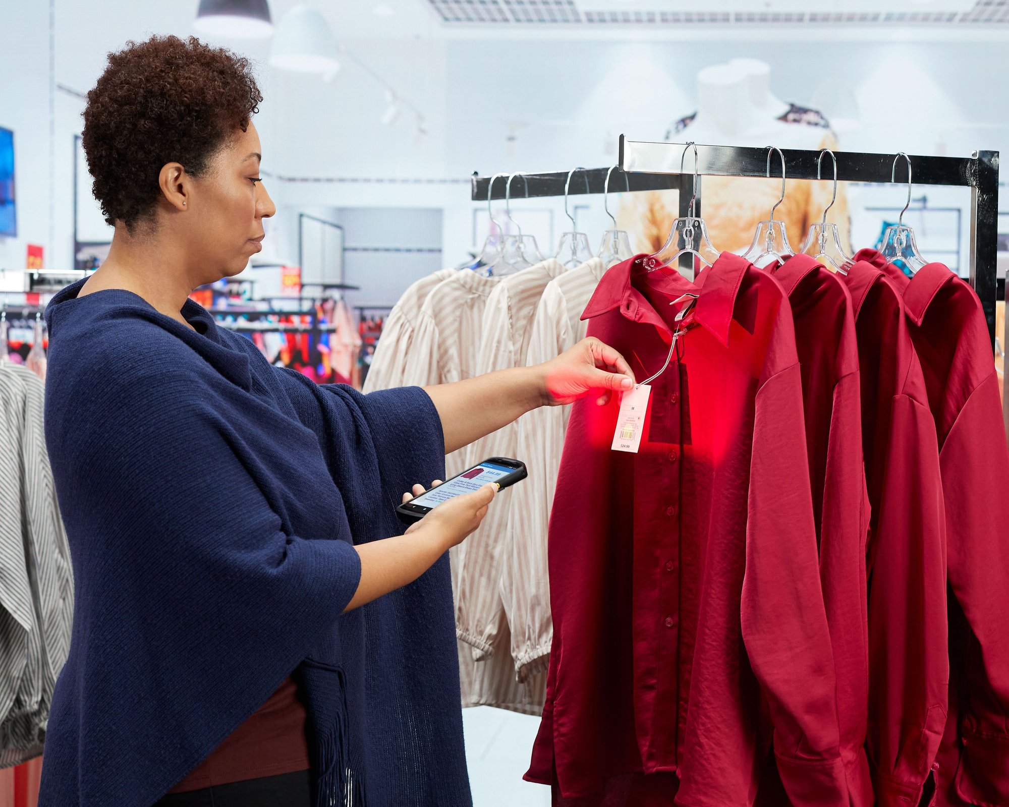 retail-photography-website-tc53-scanning-barcode-5x4-3600.jpg.imgw.3600.3600